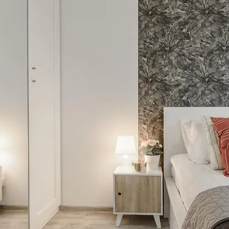 Lumina I 2-room With Parking I Balcony I Near Atlas Arena