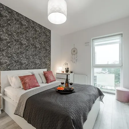 Lumina With Parking Near Atlas Arena شقة وودج