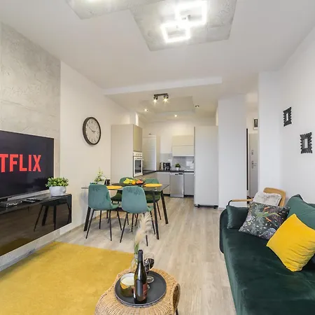 Lumina I 2-room With Parking I Balcony I Near Atlas Arena *