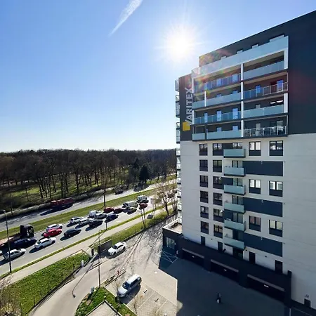 Lumina With Parking Near Atlas Arena Apartament *