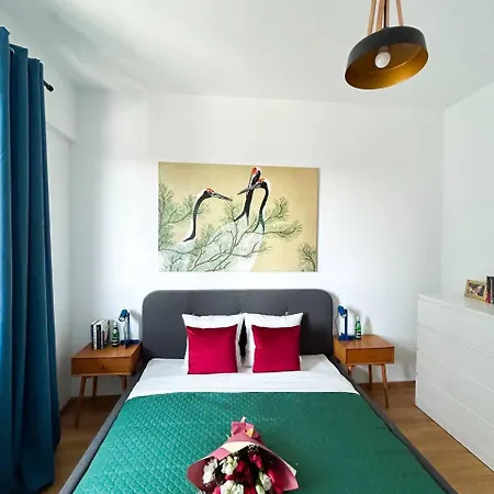 Lumina With Parking Near Atlas Arena Apartment *